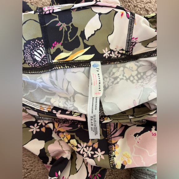 Free People FP Movement Floral Leggings XS - Picture 7 of 7